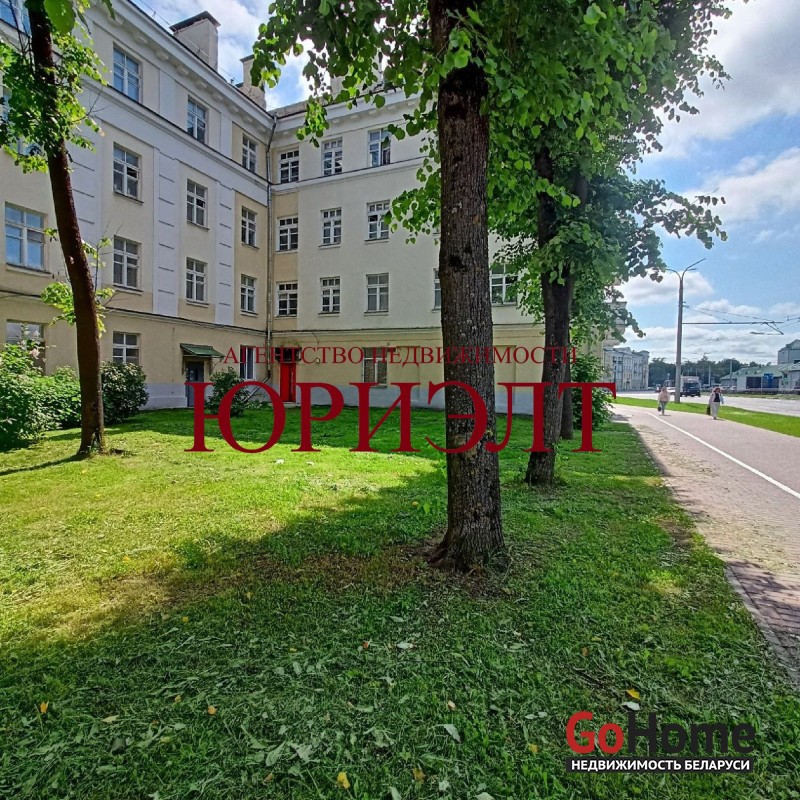 Гагарина, 1